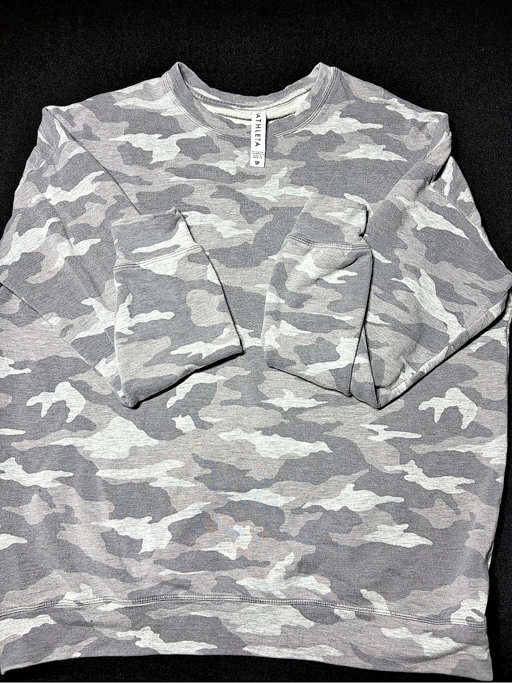 Athleta Camo Long Sleeve Top in Gray Size SP